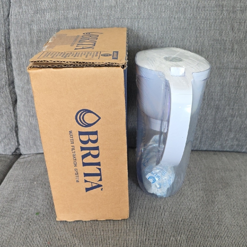 Brita Clear and White Water Filter Pitcher, New In Box - Picture 4 of 10